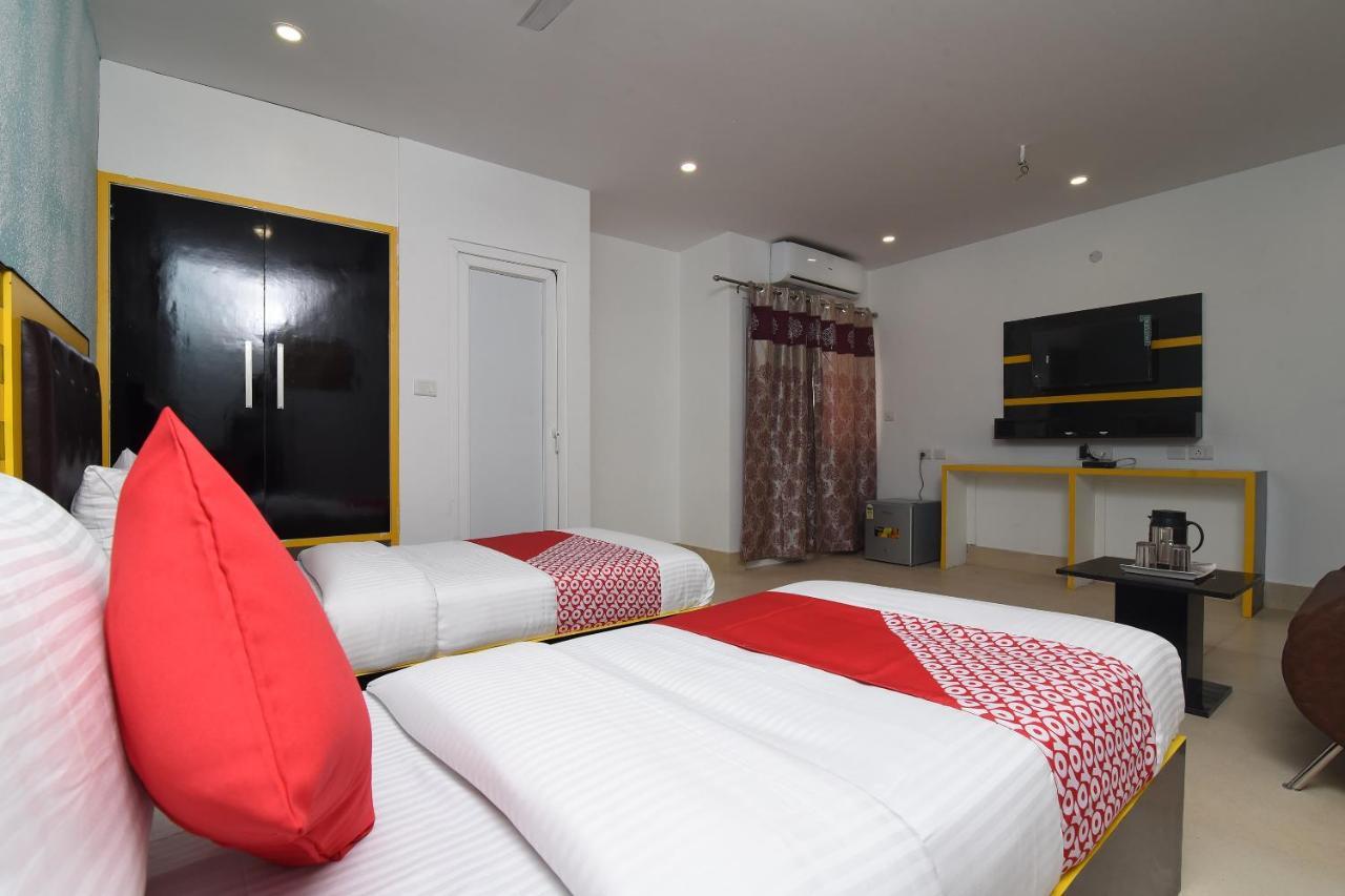 Capital O 13310 Noida Suites Exteriör bild