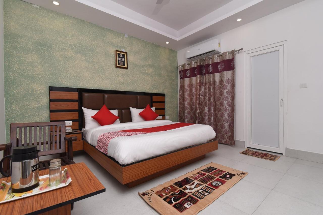 Capital O 13310 Noida Suites Exteriör bild