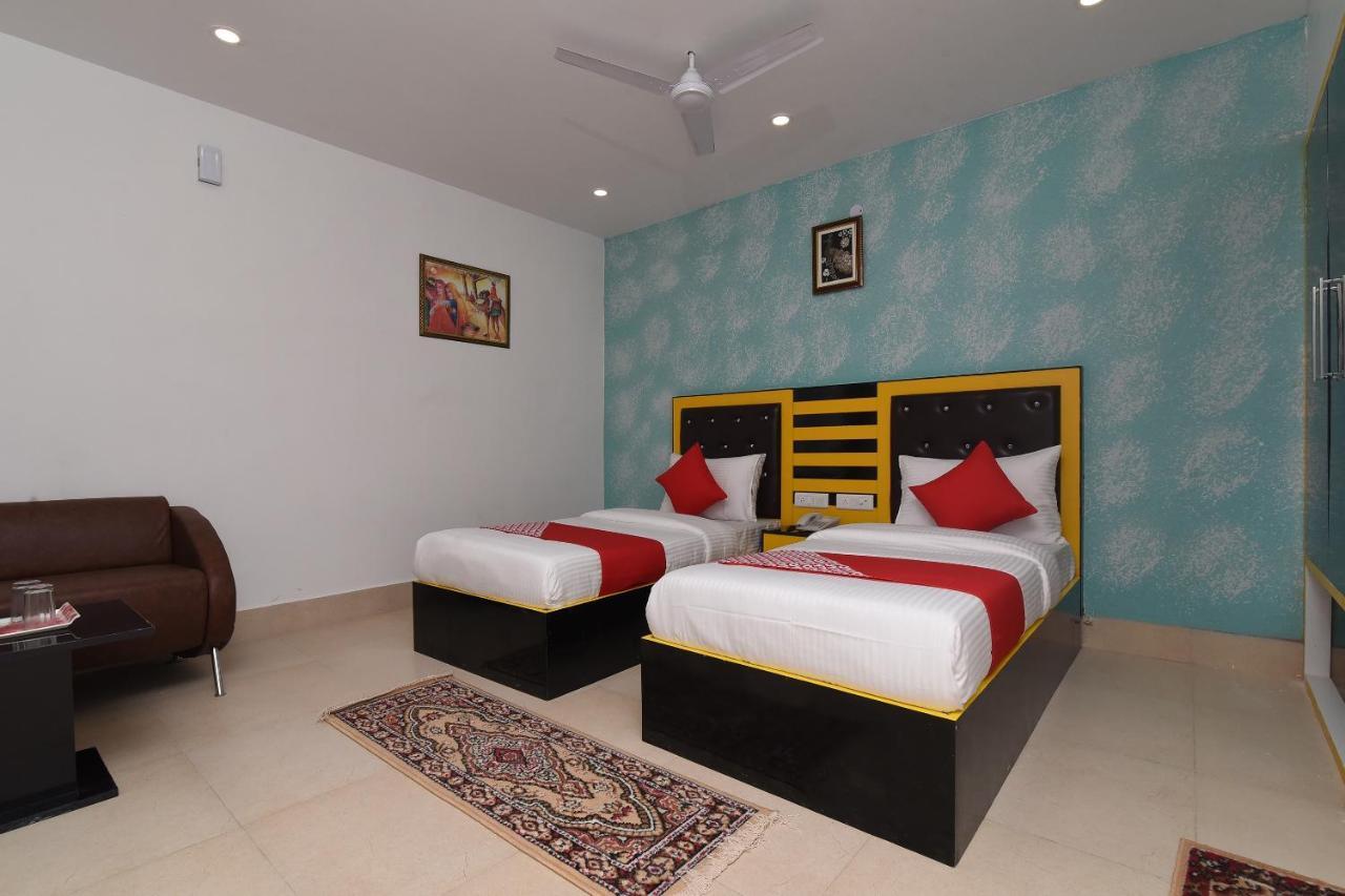 Capital O 13310 Noida Suites Exteriör bild
