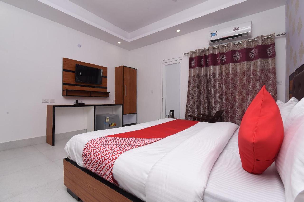 Capital O 13310 Noida Suites Exteriör bild