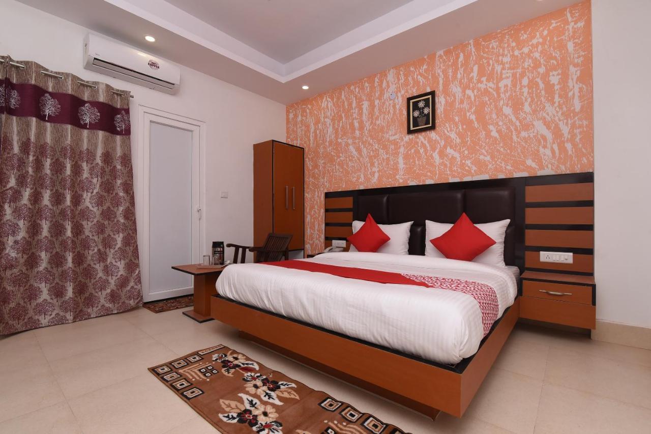 Capital O 13310 Noida Suites Exteriör bild