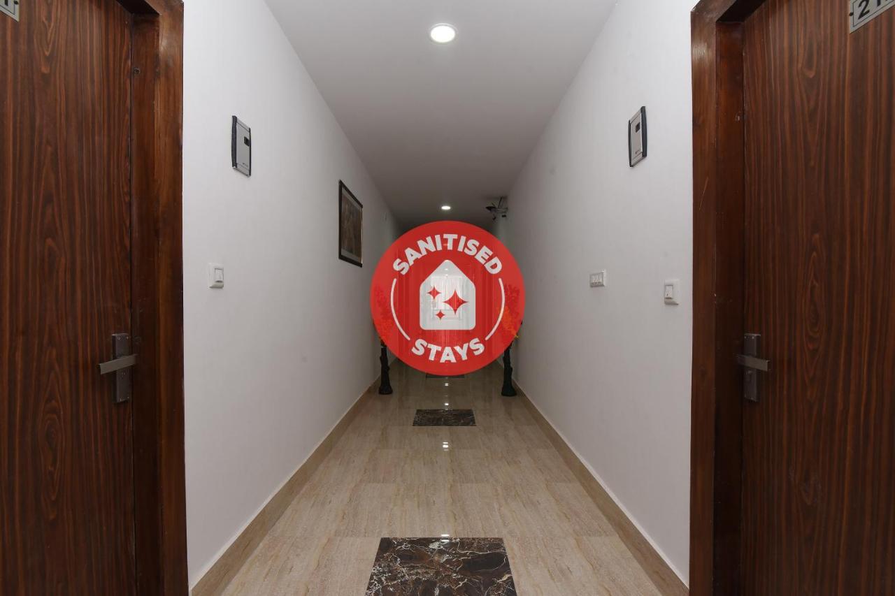 Capital O 13310 Noida Suites Exteriör bild