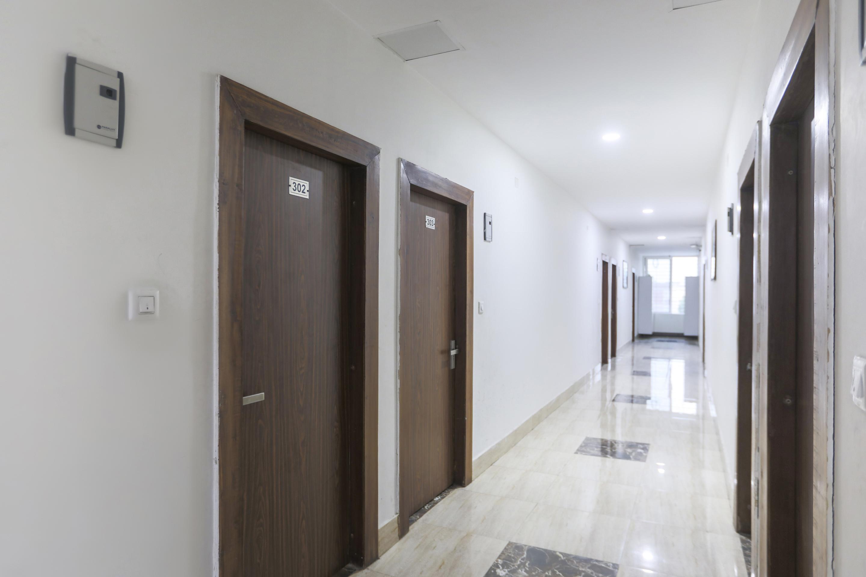 Capital O 13310 Noida Suites Exteriör bild