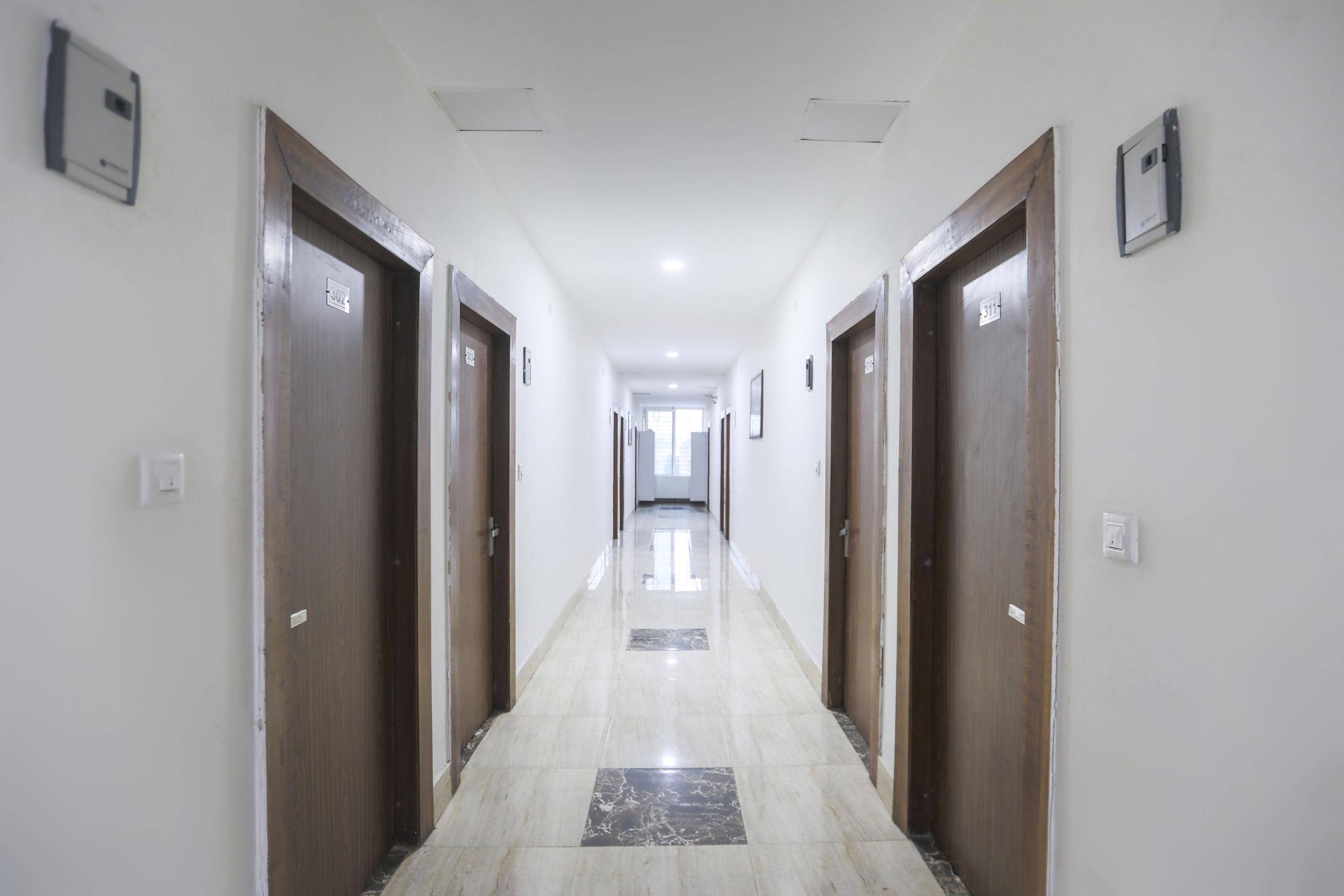 Capital O 13310 Noida Suites Exteriör bild