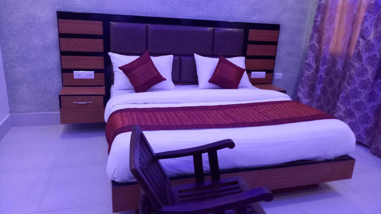 Capital O 13310 Noida Suites Exteriör bild