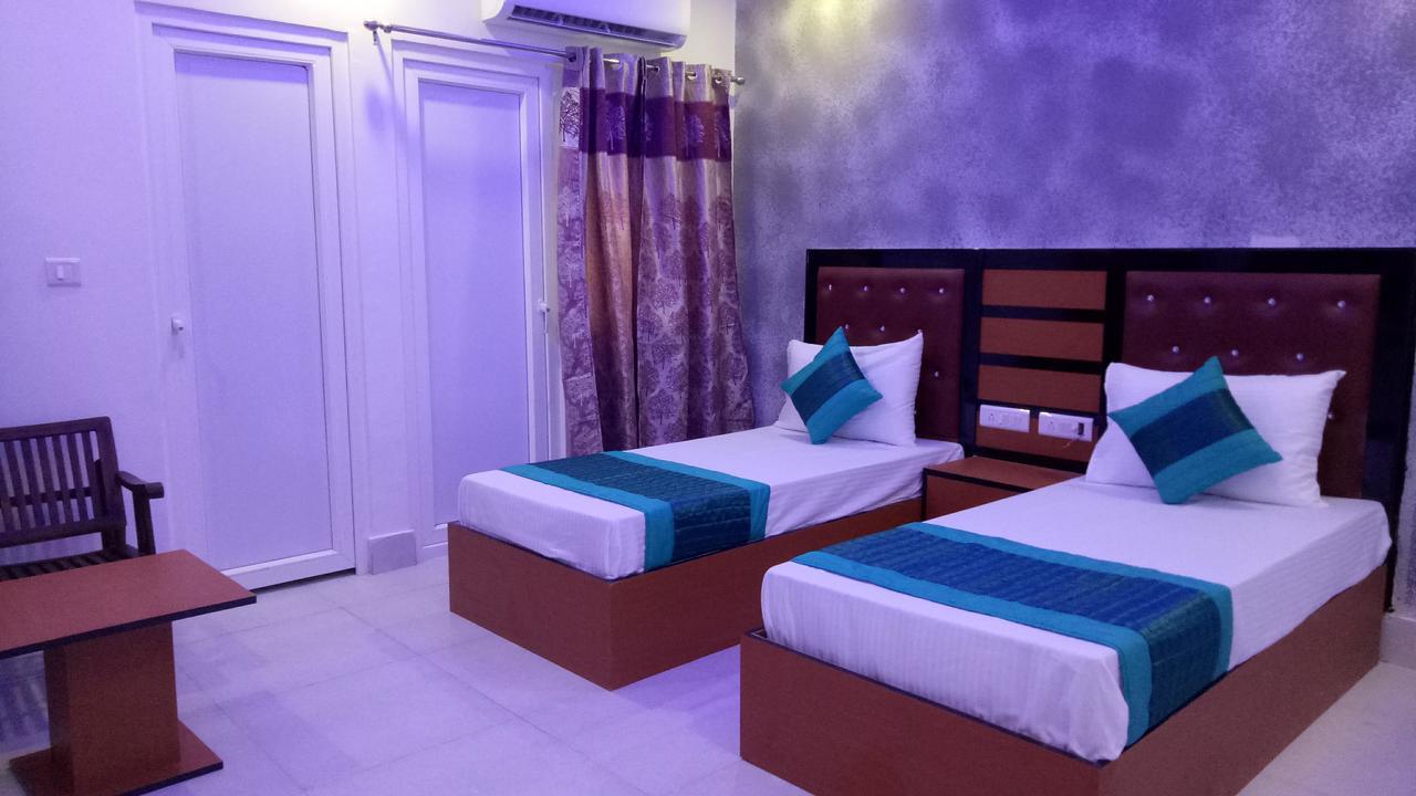 Capital O 13310 Noida Suites Exteriör bild