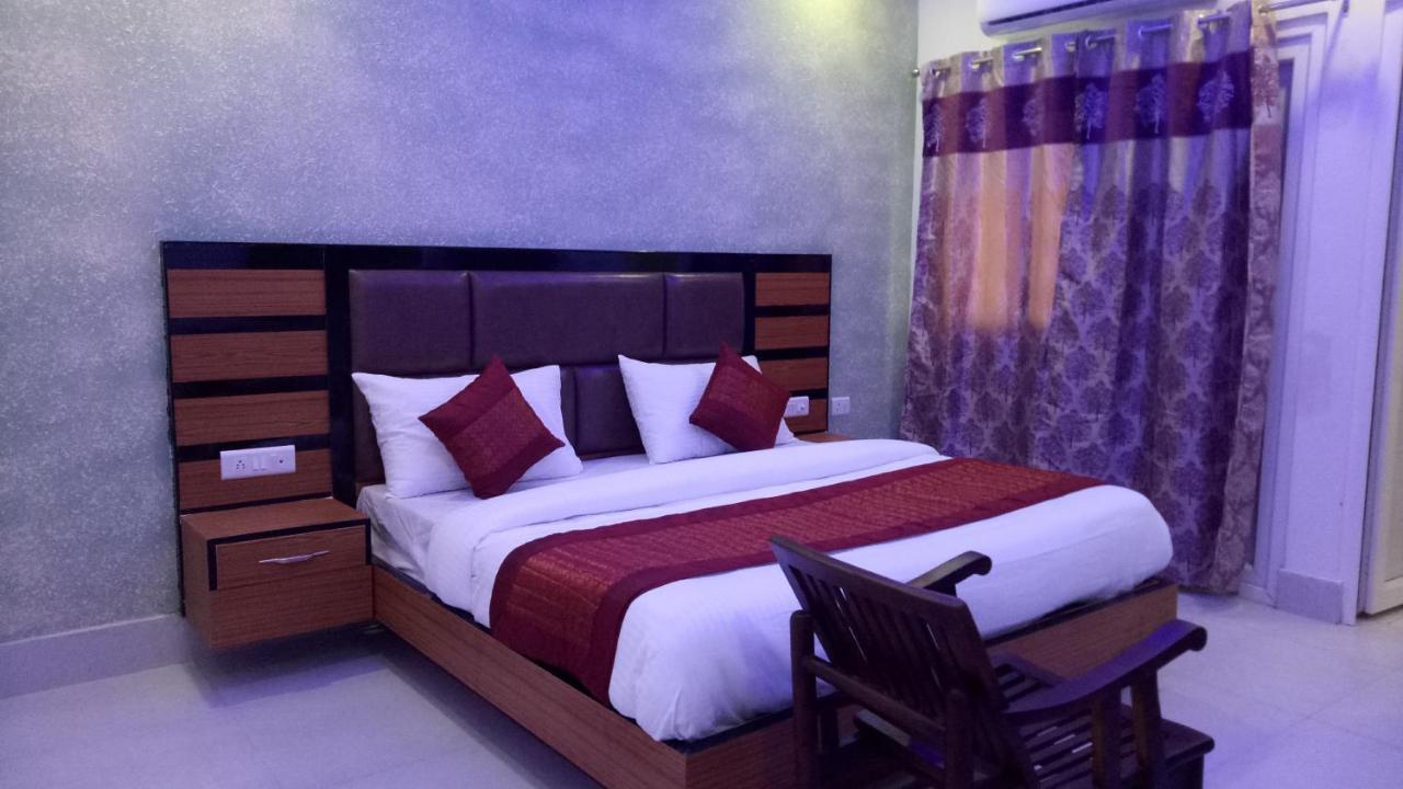 Capital O 13310 Noida Suites Exteriör bild