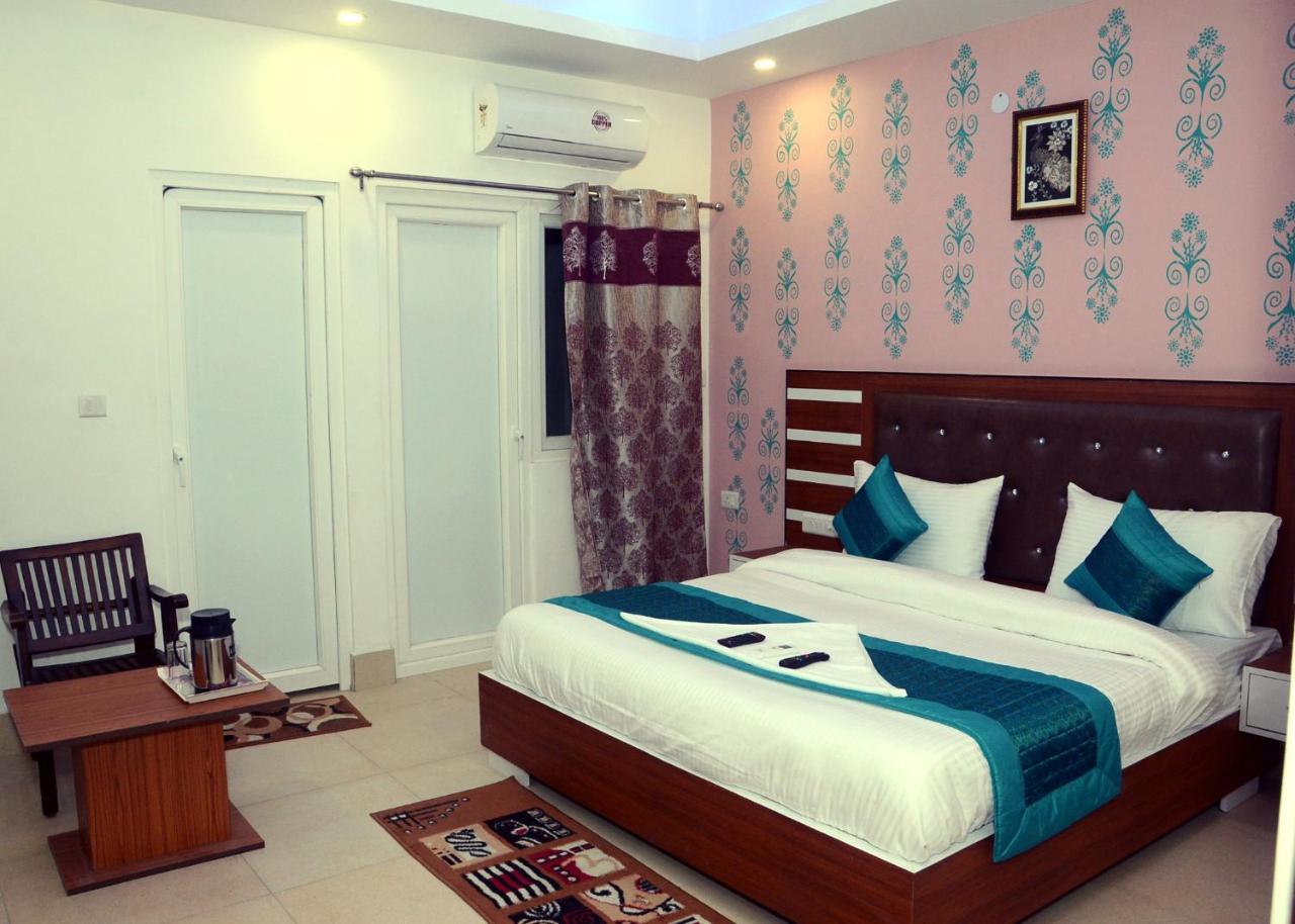 Capital O 13310 Noida Suites Exteriör bild