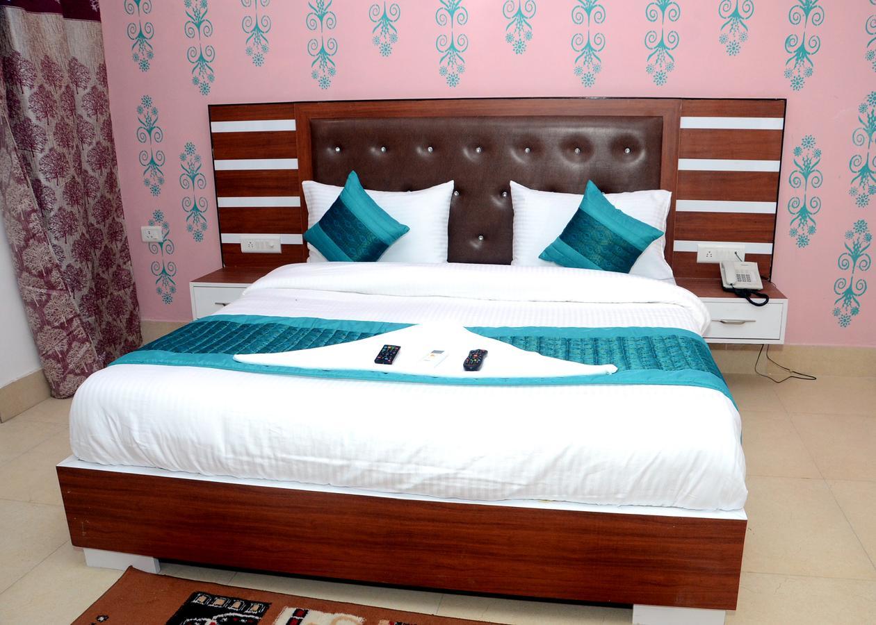 Capital O 13310 Noida Suites Exteriör bild