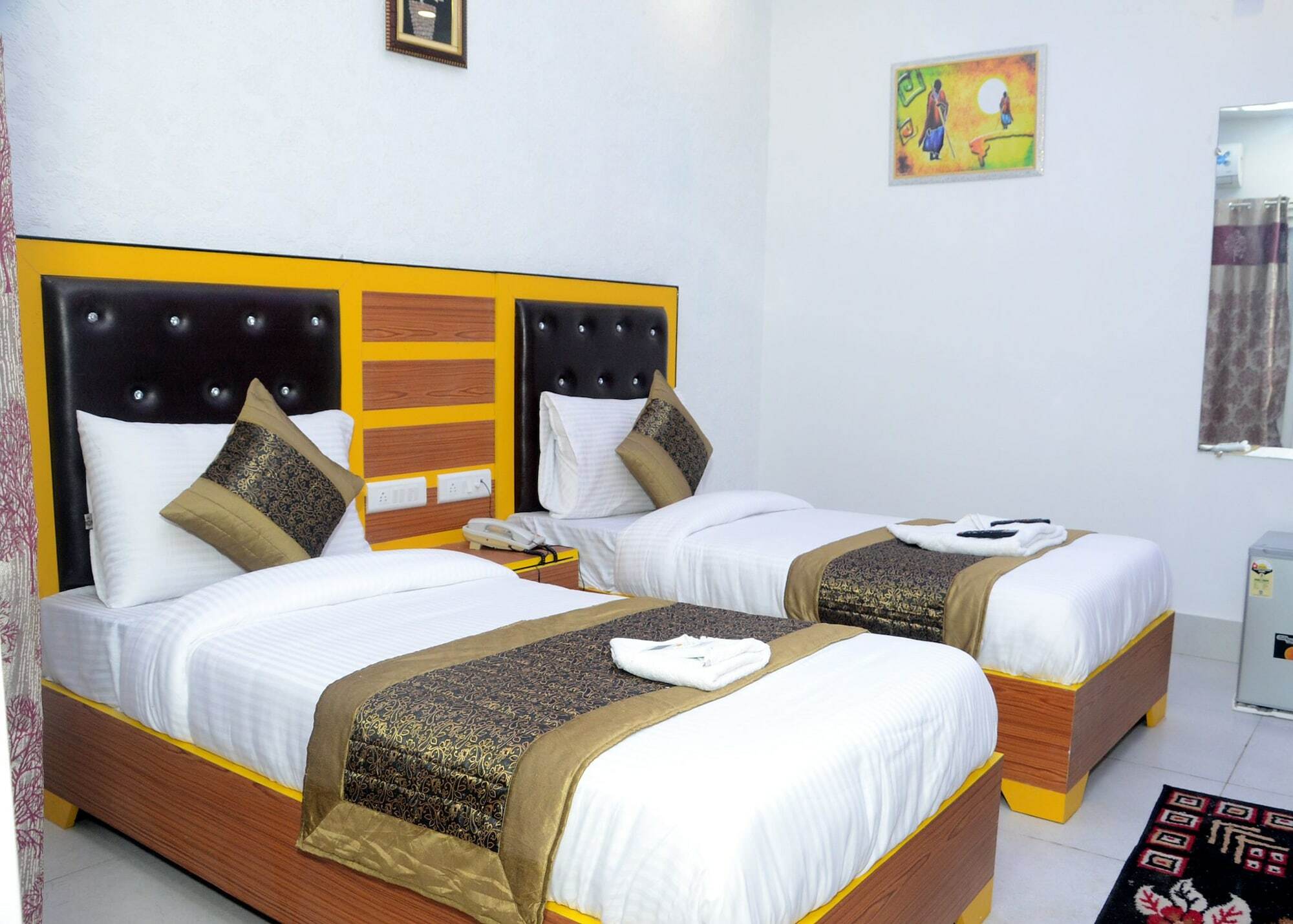 Capital O 13310 Noida Suites Exteriör bild
